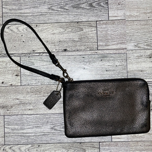 Coach wristlet - Picture 2 of 6